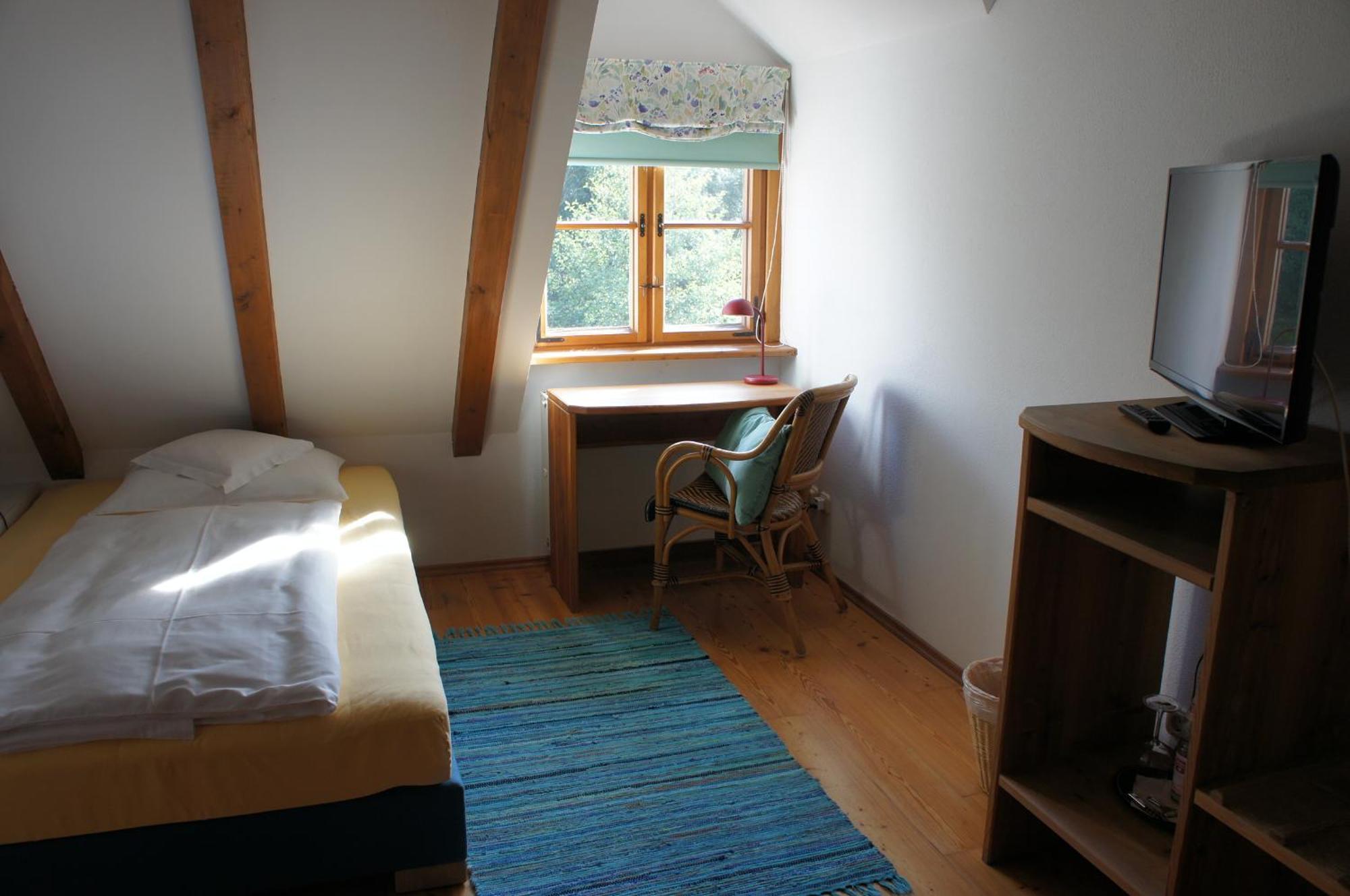 Hotel Schwarzer Adler Erlangen Pokój zdjęcie