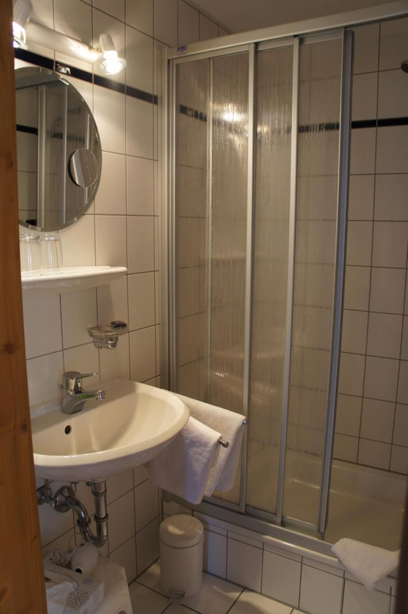 Hotel Schwarzer Adler Erlangen Pokój zdjęcie